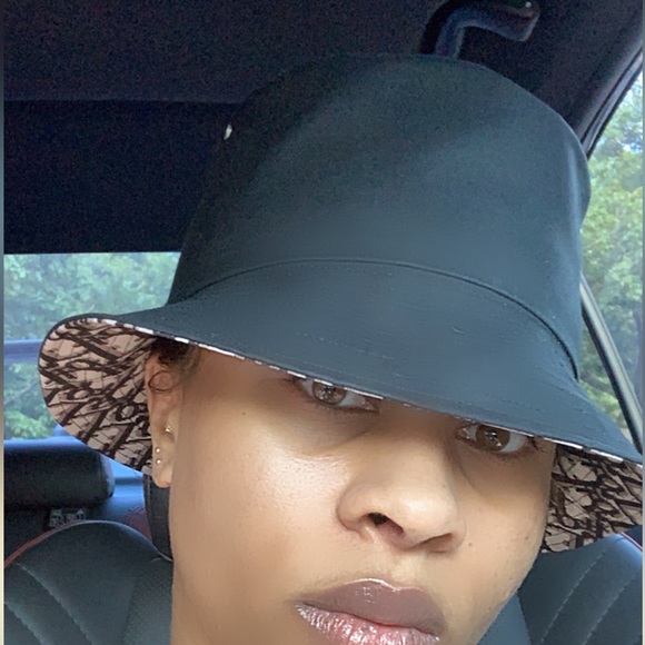 DIOR BLACK REVERSIBLE TEDDY-D SMALL BRIM BUCKET HAT - Picture 14 of 14